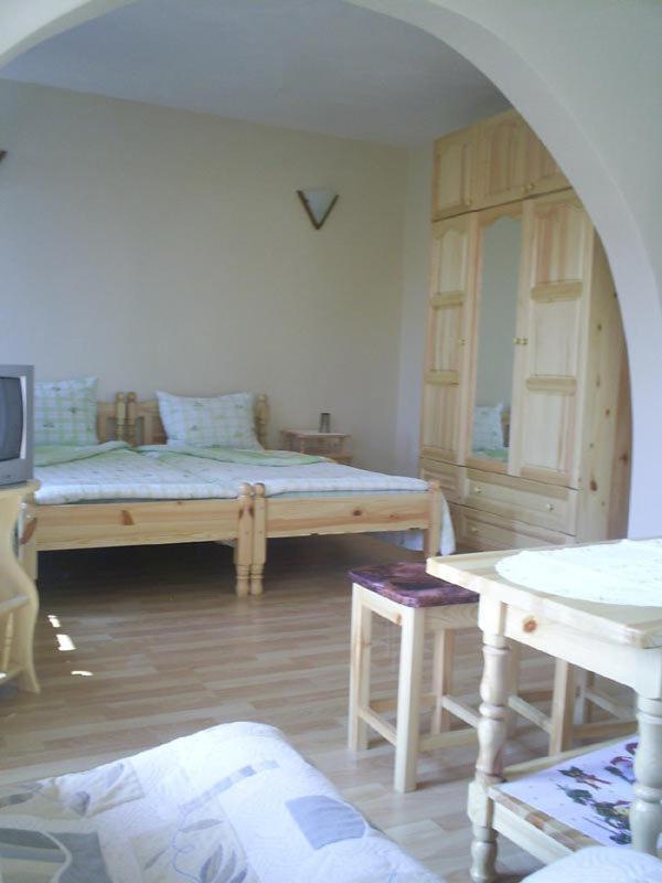 Guest House Antoaneta เนเซบาร์ ภายนอก รูปภาพ