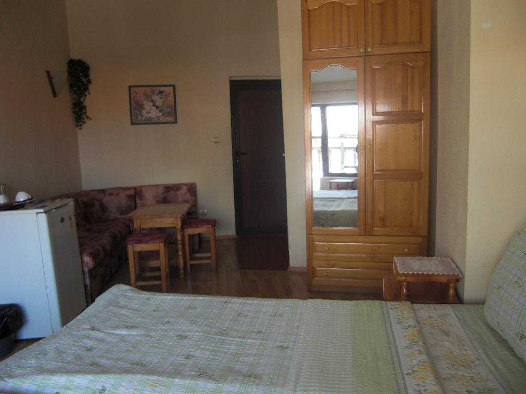 Guest House Antoaneta เนเซบาร์ ภายนอก รูปภาพ